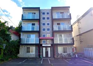 Tòa nhà nơi căn hộ tọa lạc