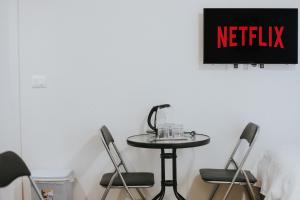 TV a/nebo společenská místnost v ubytování Villa Reve de Tirana