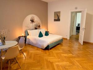 Postel nebo postele na pokoji v ubytování Crops City Stay