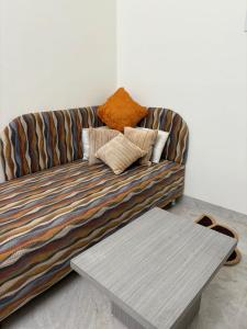 Et opholdsområde på Fully Private 1BHK Couple Friendly - VibeStay