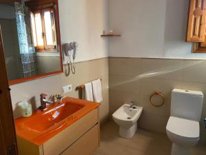 Koupelna v ubytování MASIA MAS DE LA CREU + 55 fotografií