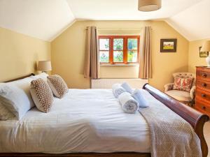 Ένα ή περισσότερα κρεβάτια σε δωμάτιο στο 3 Bed in Leominster oc-r30485