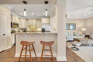 Kuchyň nebo kuchyňský kout v ubytování 1605 Mariners Circle