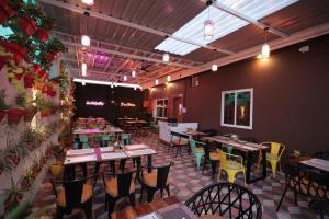 Restaurace v ubytování The Gravity Inn