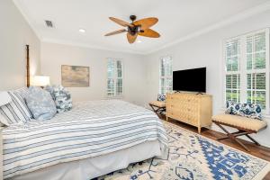 Et tv og/eller underholdning på 208 Devonwood Drive