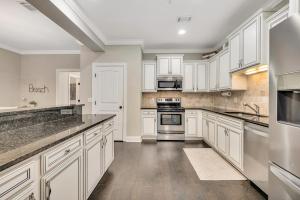 Kuchyň nebo kuchyňský kout v ubytování 106 Reserve Lane