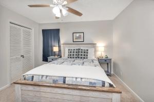 Ένα ή περισσότερα κρεβάτια σε δωμάτιο στο Island Square #106 +25 φωτογραφίες