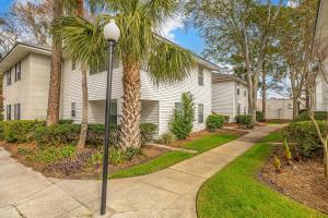 Κήπος έξω από το Island Square #106