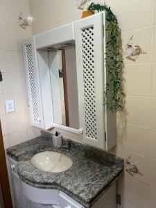 Et badeværelse på Casa da Lúcia + 5 billeder