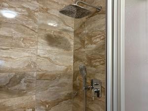 Koupelna v ubytování LAS PALMAS ROOMS + 75 fotografií