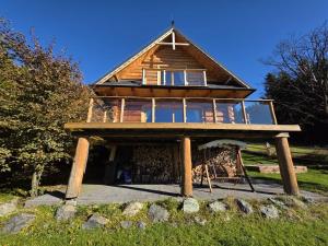 Budova, kde se prázdninový dům nachází + 28 fotografií