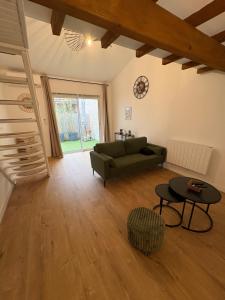 Et opholdsområde på Maison au calme , centre de Rochefort