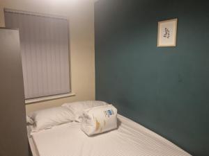 En eller flere senge i et værelse på 150 tyburn road + 14 billeder