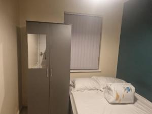 En eller flere senge i et værelse på 150 tyburn road