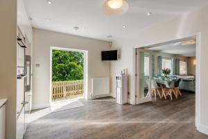 Et tv og/eller underholdning på 4 Bed in Aberdovey oc-p33131