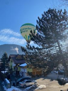 Naturlandskabet i nærheden af lejligheden + 1 billede