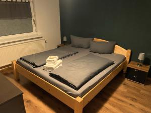 Postel nebo postele na pokoji v ubytování Ferienwohnung Sonnenblick