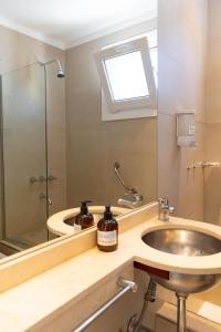 Ένα μπάνιο στο Le Batiment Apartments +127 φωτογραφίες