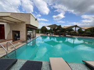 Hồ bơi trong/gần 6 Bedroom - Villa 54 Located in Maiyan, Nanyuki