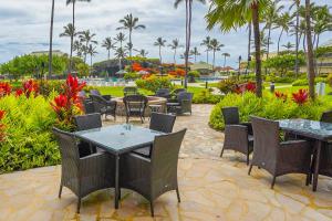 Piscina de la sau aproape de Kauai Beach Resort #3124 +14 fotografii