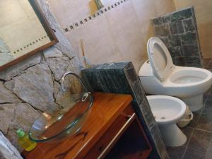 Et badeværelse på Casa Familiar cerca del Río + 21 billeder