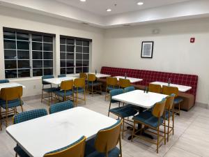 Posezení v ubytování Garner Hotel Mahwah by IHG