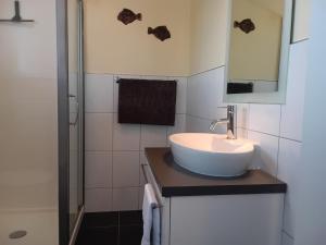 Phòng tắm tại Tymeout +6 ảnh