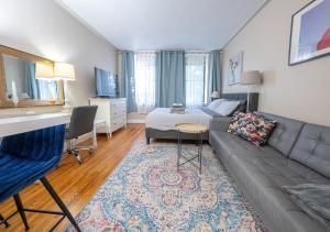 Posezení v ubytování Studio close to Central Park, Lenox Hill & NY Presbyterian