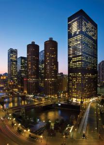 Nespecifikovaný výhled na destinaci Chicago nebo výhled na město při pohledu z hotelu