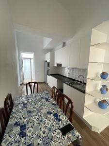 Nhà bếp/bếp nhỏ tại Casa do largo