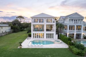 Bazén v ubytování 4338 Sixteenth Street nebo v jeho okolí