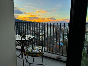 En balkon eller terrasse på Marble Horizon Skyline + 11 billeder