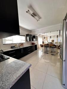 Køkken eller tekøkken på Windhoek Safari Home