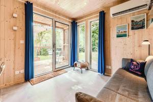 Postel nebo postele na pokoji v ubytování Tiny house Premium 4p prox Montpellier + 49 fotografií