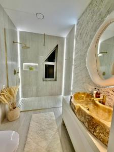 Et badeværelse på VILLA PIKADI BY THE Baltic Sea