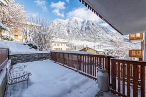 En generel udsigt til bjerge eller udsigt til bjerge taget fra lejligheden