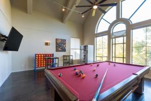Billardbord på RiverPointe Napa Valley Resort