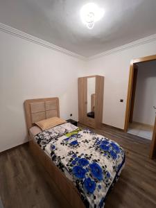 Una cama o camas en una habitación de New, quiet and comfortable 14 fotos más