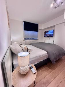 Et tv og/eller underholdning på European Lodge Room Brussels + 27 billeder