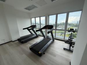 Fitness centrum a/nebo fitness zařízení v ubytování JJJ Homestay-SK One Garden City Residence