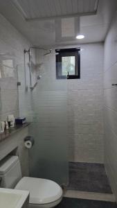 Koupelna v ubytování Stay at The Villages Clark + 5 fotografií