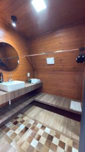 Et badeværelse på Cabanas Lago - Coqueiros - 4