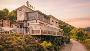 Peisaj natural din apropierea acestei case de vacanță