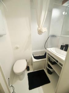 Et badeværelse på Duplex Studio 4 pers - 15 min de Disney - RER A 5 min