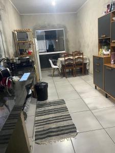 Χώρος καθιστικού στο Casa a 3 minutos andando para a lagoa da praia do sudoeste +4 φωτογραφίες