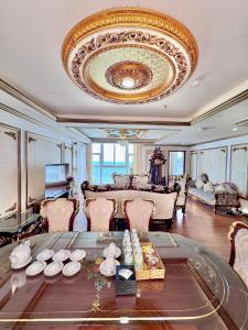 Un lugar para sentarse en Paris Luxury Hotel & Apartment Nha Trang