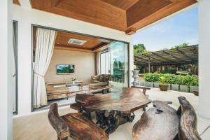 Khu vực ghế ngồi tại Anara Pool Villa 3 Bedrooms