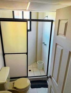 Koupelna v ubytování Arena, Mar y Amaneceres para Siete frente a Farmatodo tucacas