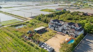 Příroda nedaleko prázdninového domu + 3 fotografie