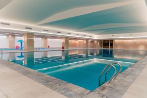 Piscina de la sau aproape de Beijing Zhonghe Hotel